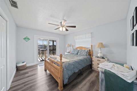 House in Hernando Beach, Florida 3 bedrooms, 149.94 sq.m. № 1661732 - photo 19