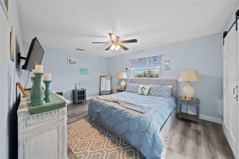 House in Hernando Beach, Florida 3 bedrooms, 149.94 sq.m. № 1661732 - photo 9