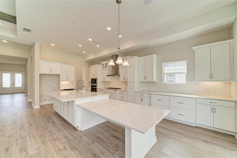House in Sarasota, Florida 3 bedrooms, 256.04 sq.m. № 2202269 - photo 15