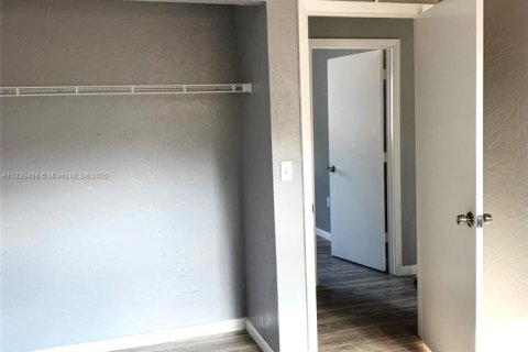 House in Sebring, Florida 2 bedrooms № 1828231 - photo 8