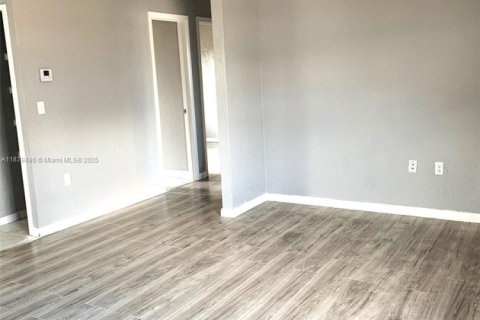 House in Sebring, Florida 2 bedrooms № 1828231 - photo 3