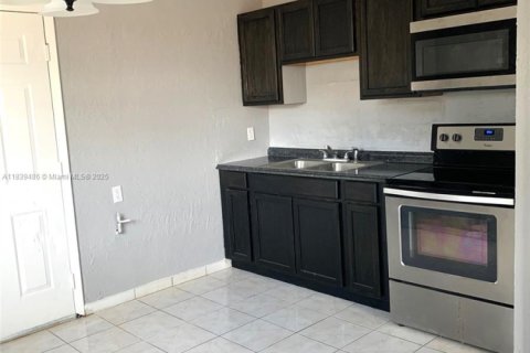 House in Sebring, Florida 2 bedrooms № 1828231 - photo 2