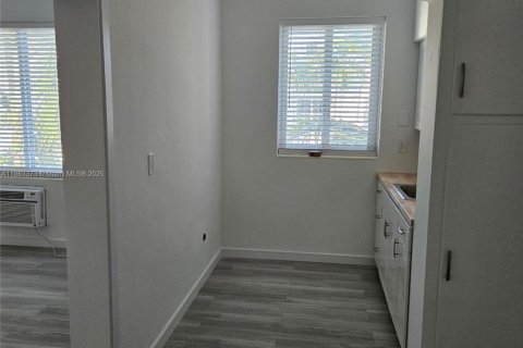 Commercial property in Miami Beach, Florida 823.11 sq.m. № 1889777 - photo 23