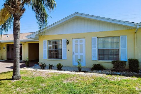 House in Sun City Center, Florida 2 bedrooms, 85.47 sq.m. № 1624489 - photo 3