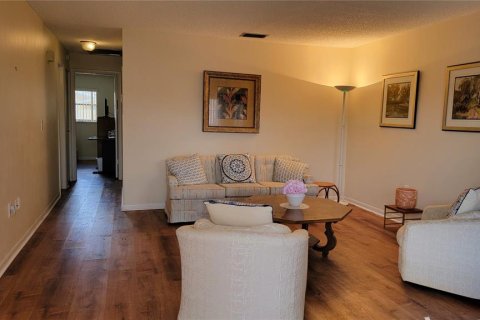 House in Sun City Center, Florida 2 bedrooms, 85.47 sq.m. № 1624489 - photo 6