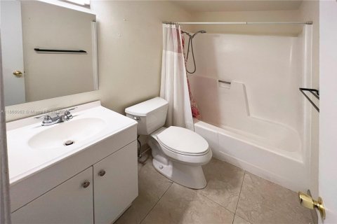 Copropriété à vendre à Oakland Park, Floride: 2 chambres, 56.58 m2 № 1963472 - photo 11