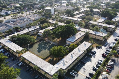 Copropriété à vendre à Oakland Park, Floride: 2 chambres, 56.58 m2 № 1963472 - photo 14