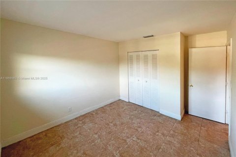 Copropriété à vendre à Oakland Park, Floride: 2 chambres, 56.58 m2 № 1963472 - photo 10