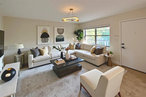 Copropriété à vendre à Oakland Park, Floride: 2 chambres, 56.58 m2 № 1963472 - photo 1