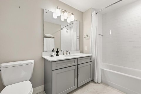 Condo in Montverde, Florida, 2 bedrooms  № 2213082 - photo 16