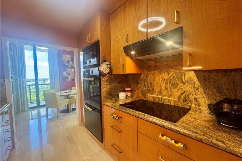 Condo in Aventura, Florida, 4 bedrooms  № 1927906 - photo 13