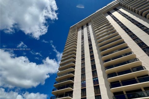 Copropriété à louer à Aventura, Floride: 4 chambres, 169.55 m2 № 1927906 - photo 2