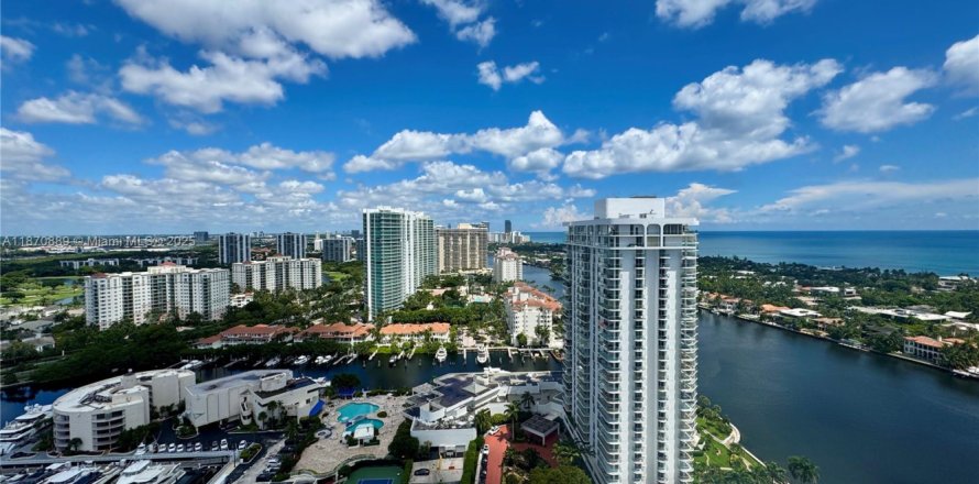 Condo in Aventura, Florida, 4 bedrooms № 1927906