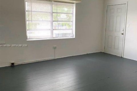 Condo in Miami, Florida, 2 bedrooms  № 2043100 - photo 5