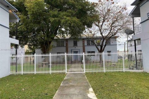 Condo in Miami, Florida, 2 bedrooms  № 2043100