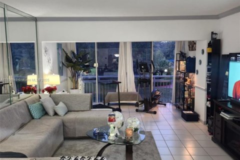 Condominio en venta en Hollywood, Florida, 2 dormitorios, 105.17 m2 № 1942576 - foto 20