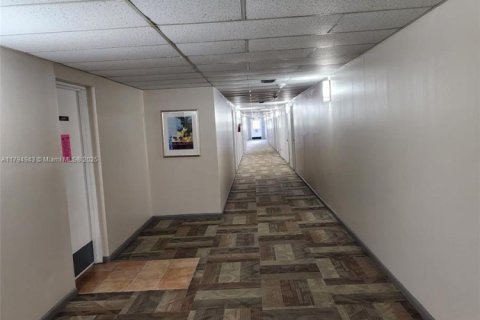 Condominio en venta en Hollywood, Florida, 2 dormitorios, 105.17 m2 № 1942576 - foto 18