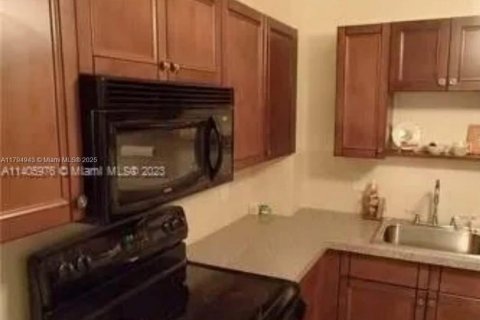 Condominio en venta en Hollywood, Florida, 2 dormitorios, 105.17 m2 № 1942576 - foto 13