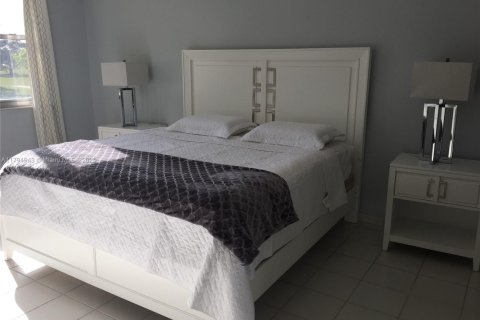 Condominio en venta en Hollywood, Florida, 2 dormitorios, 105.17 m2 № 1942576 - foto 24