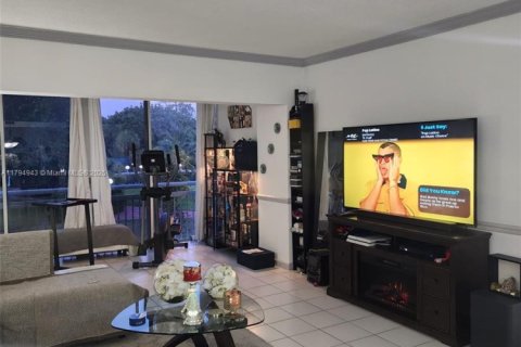 Condominio en venta en Hollywood, Florida, 2 dormitorios, 105.17 m2 № 1942576 - foto 19