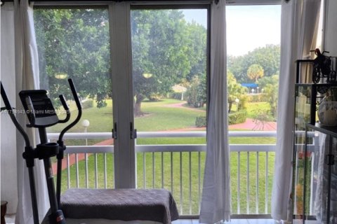 Condominio en venta en Hollywood, Florida, 2 dormitorios, 105.17 m2 № 1942576 - foto 15