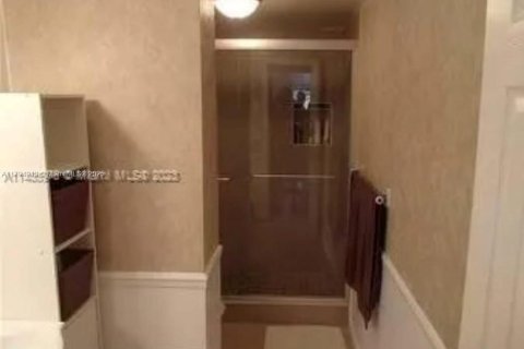 Condominio en venta en Hollywood, Florida, 2 dormitorios, 105.17 m2 № 1942576 - foto 11