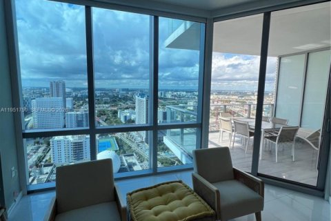 Appartement à louer à Miami, Floride: 1 chambre, 108.97 m2 № 2006271 - photo 4
