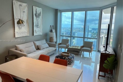 Appartement à louer à Miami, Floride: 1 chambre, 108.97 m2 № 2006271 - photo 2
