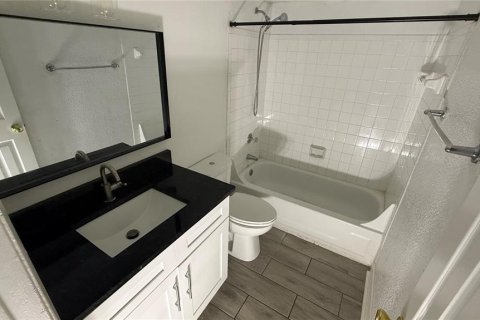 Copropriété à vendre à Orlando, Floride: 2 chambres, 92.9 m2 № 2091435 - photo 16
