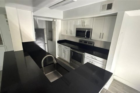 Copropriété à vendre à Orlando, Floride: 2 chambres, 92.9 m2 № 2091435 - photo 6