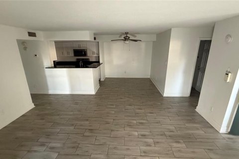 Copropriété à vendre à Orlando, Floride: 2 chambres, 92.9 m2 № 2091435 - photo 3