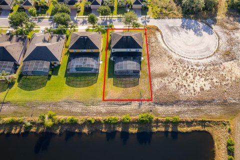 House in Davenport, Florida 5 bedrooms, 312.8 sq.m. № 1690503 - photo 4