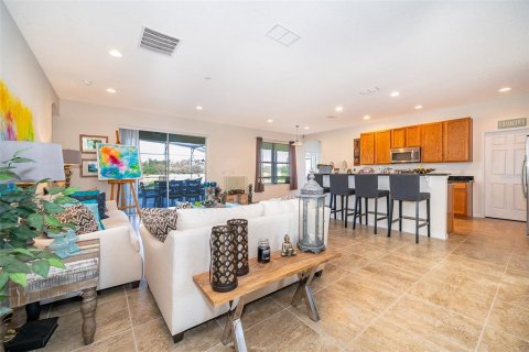 House in Davenport, Florida 5 bedrooms, 312.8 sq.m. № 1690503 - photo 9