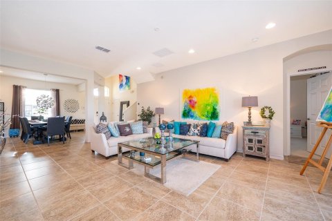 House in Davenport, Florida 5 bedrooms, 312.8 sq.m. № 1690503 - photo 10