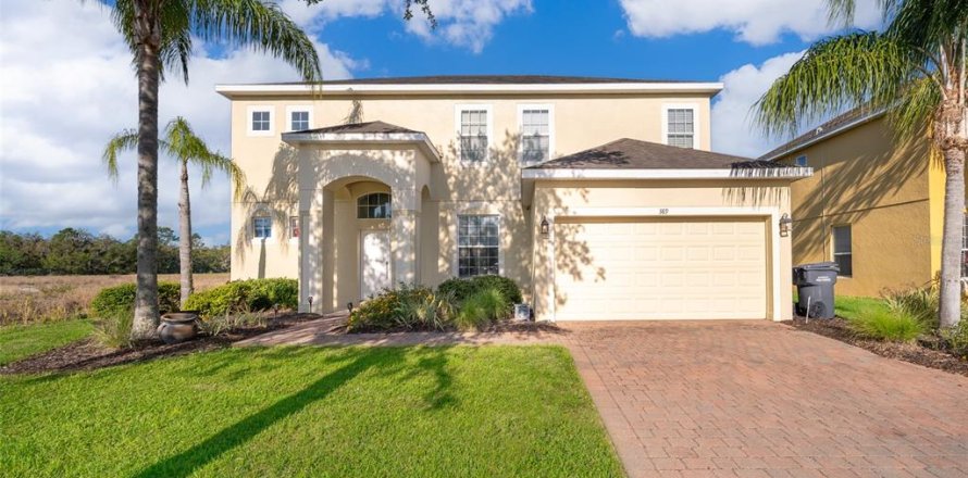 House in Davenport, Florida 5 bedrooms, 312.8 sq.m. № 1690503