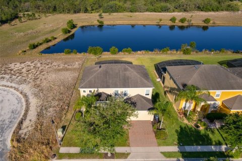 House in Davenport, Florida 5 bedrooms, 312.8 sq.m. № 1690503 - photo 3