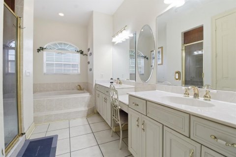 House in Winter Haven, Florida 3 bedrooms, 225.85 sq.m. № 2125282 - photo 28