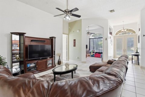 House in Winter Haven, Florida 3 bedrooms, 225.85 sq.m. № 2125282 - photo 12