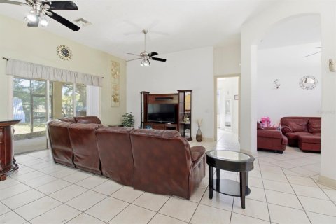 House in Winter Haven, Florida 3 bedrooms, 225.85 sq.m. № 2125282 - photo 13