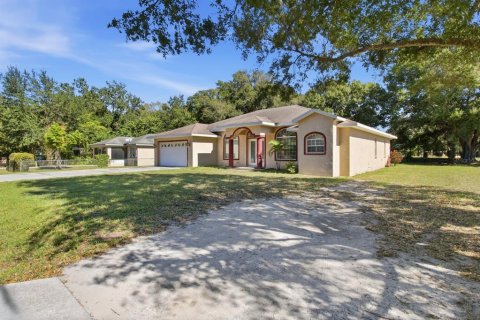 House in Winter Haven, Florida 3 bedrooms, 225.85 sq.m. № 2125282 - photo 4