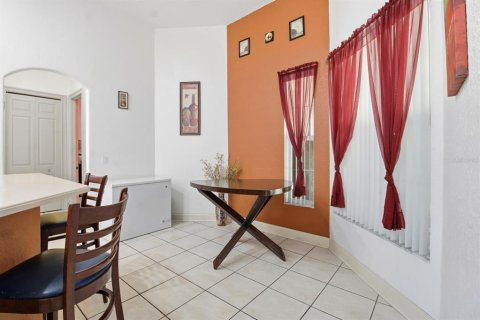 House in Winter Haven, Florida 3 bedrooms, 225.85 sq.m. № 2125282 - photo 21