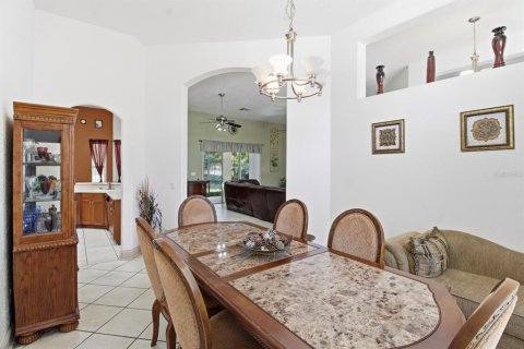 House in Winter Haven, Florida 3 bedrooms, 225.85 sq.m. № 2125282 - photo 19