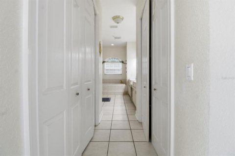 House in Winter Haven, Florida 3 bedrooms, 225.85 sq.m. № 2125282 - photo 27