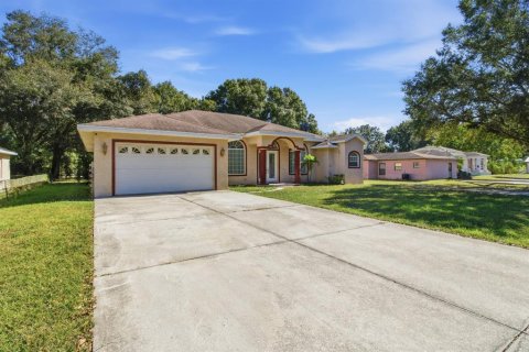 House in Winter Haven, Florida 3 bedrooms, 225.85 sq.m. № 2125282 - photo 3