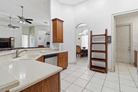 House in Winter Haven, Florida 3 bedrooms, 225.85 sq.m. № 2125282 - photo 22