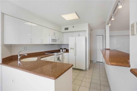 Copropriété à louer à Aventura, Floride: 2 chambres, 126.81 m2 № 2282539 - photo 11