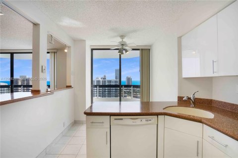 Copropriété à louer à Aventura, Floride: 2 chambres, 126.81 m2 № 2282539 - photo 10