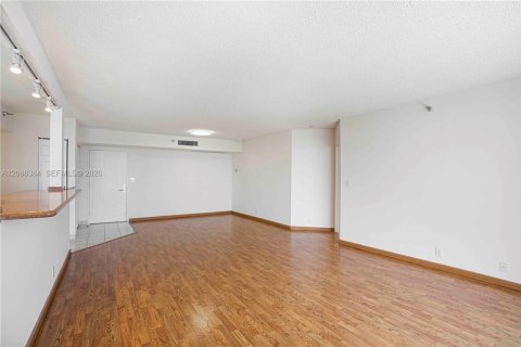 Copropriété à louer à Aventura, Floride: 2 chambres, 126.81 m2 № 2282539 - photo 7