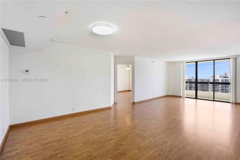 Copropriété à louer à Aventura, Floride: 2 chambres, 126.81 m2 № 2282539 - photo 6