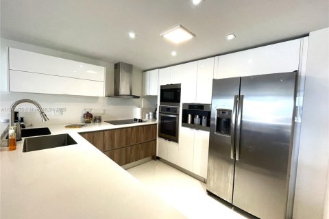 Condo in Aventura, Florida, 1 bedroom  № 1841028 - photo 3